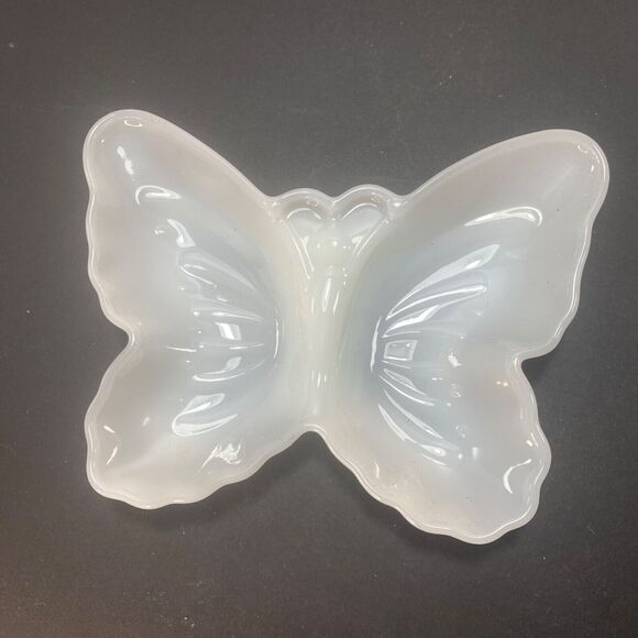 Set of Two Avon Milk Glass Trinket Dishes Owl Soap Dish Butterfly Dish 6" Retro - Picture 10 of 16